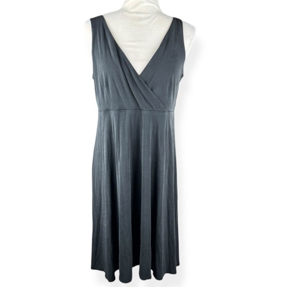 Eileen Fisher Black 100% Silk Dress Size Medium Quiet Luxury Old Money Feminine